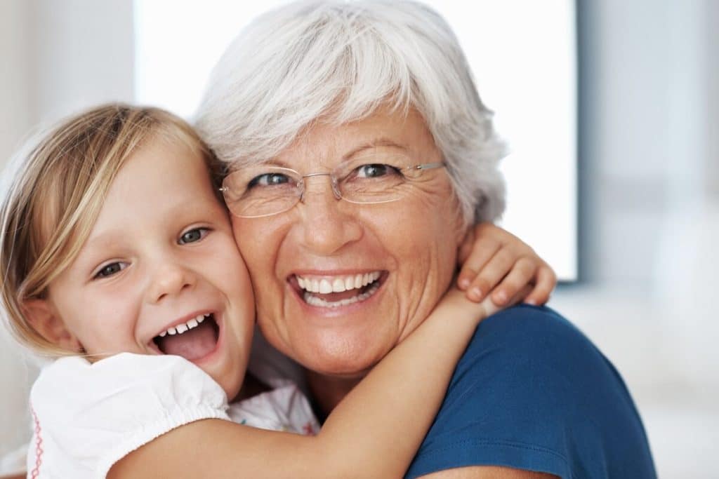 pautas-de-higiene-para-mantener-tu-protesis-dental