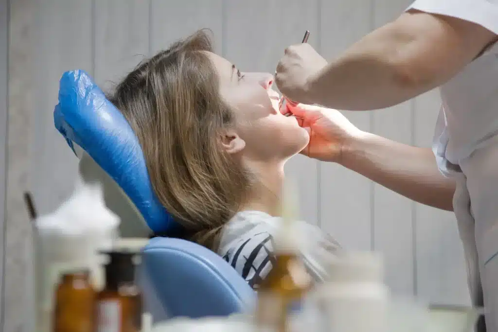 Extraccion-de-muelas-de-juicio-que-saber-clinica-dental-en-logrono-riojadental-scaled