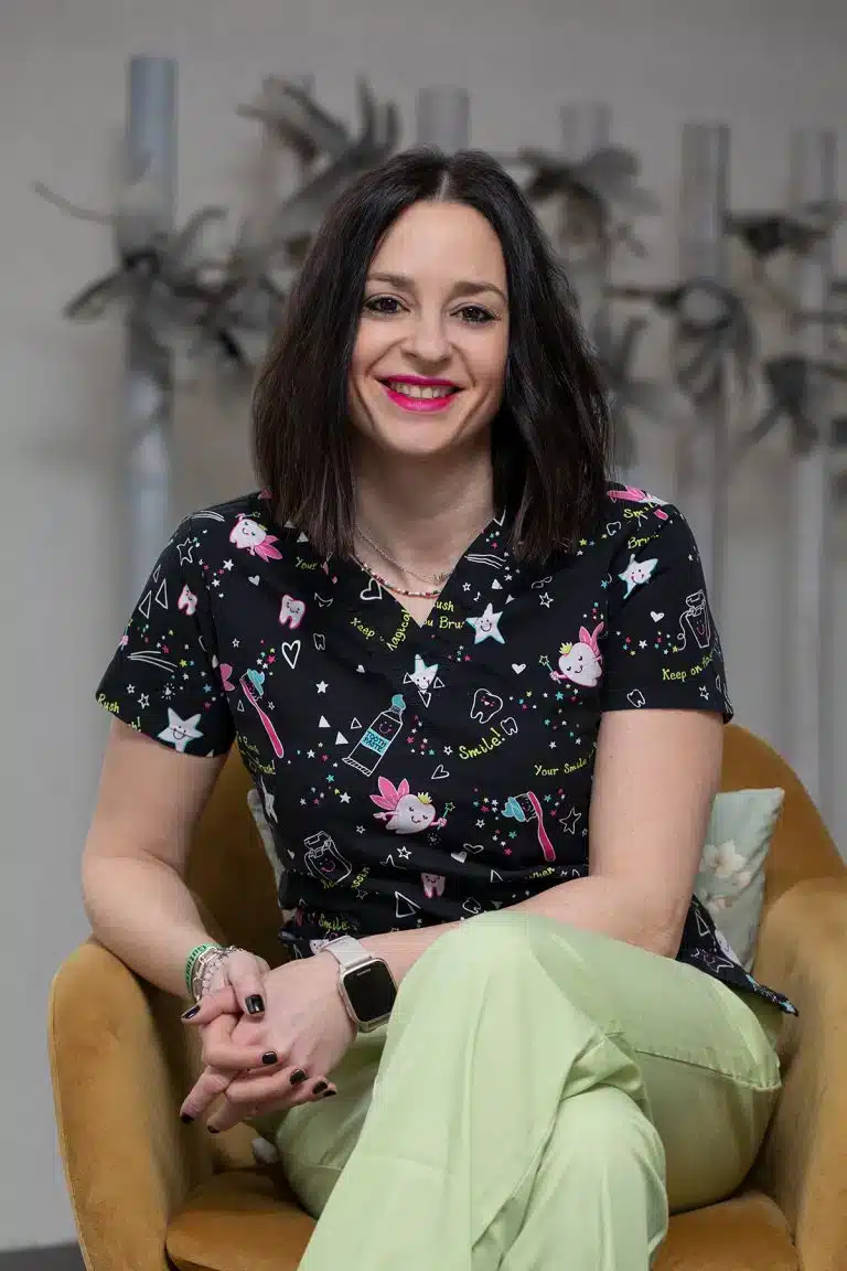 Beatriz-Gutierrez-equipo-riojadental-logrono-768x1152 Clinica dental en logroño riojadental equipo