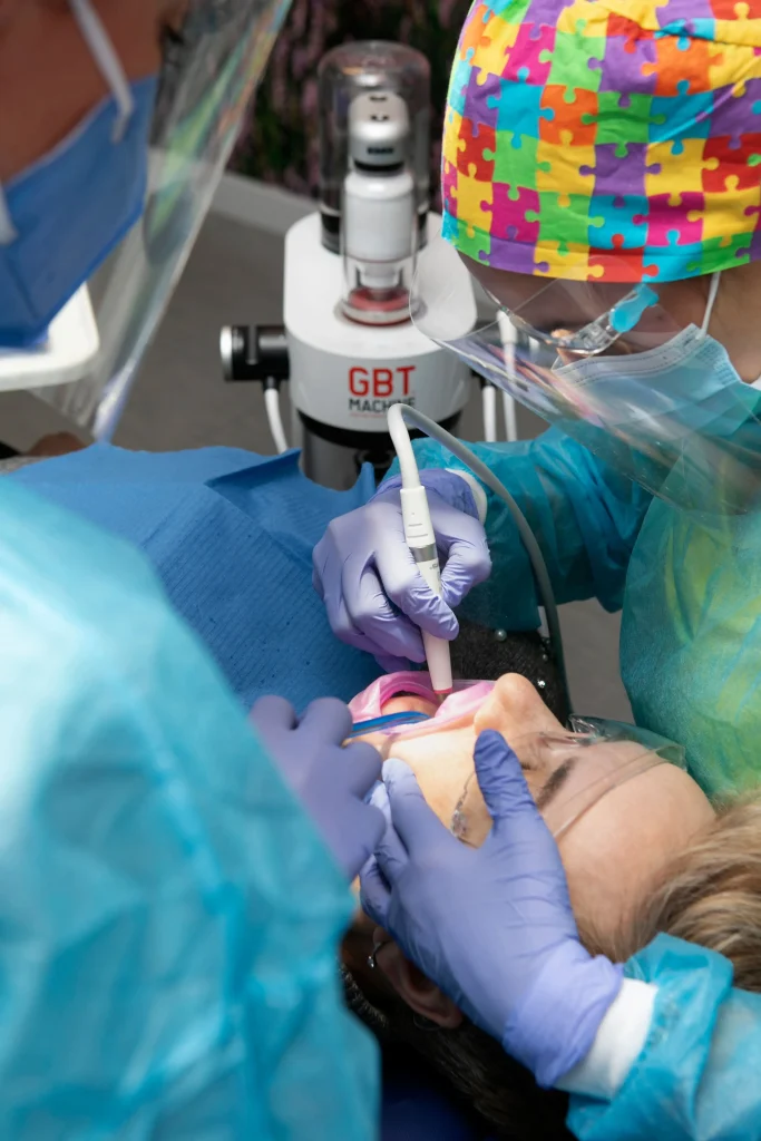 Limpieza dental con sistema GBT: la nueva forma de cuidar tu sonrisa sin molestias 3 45A9350